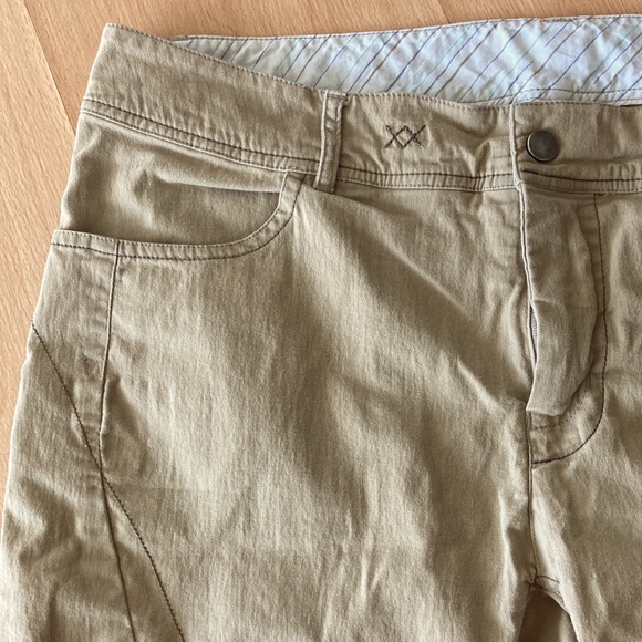 Tan Avia men’s medium shorts - Picture 3 of 8